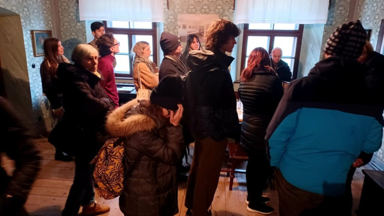 Udeleženci ekskurzije na ogledu Šubičeve hiše (foto: Urška Perenič)